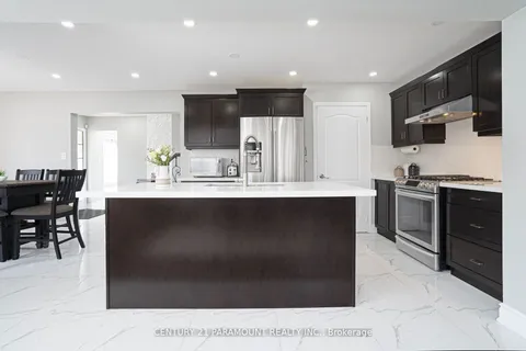 39 Fenchurch Drive, ON L7A 4G1