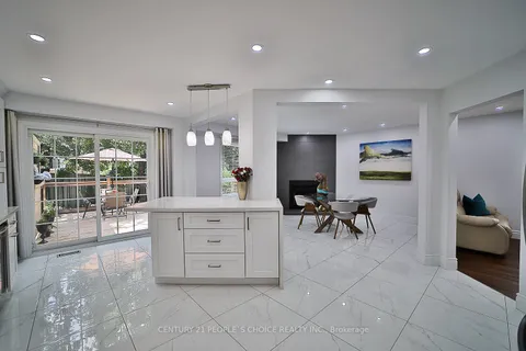 3596 Nutcracker Drive, ON L5N 6G1