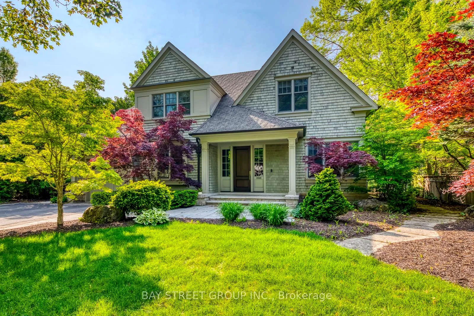 1049 Cedar Grove Boulevard, ON L6J 2C2