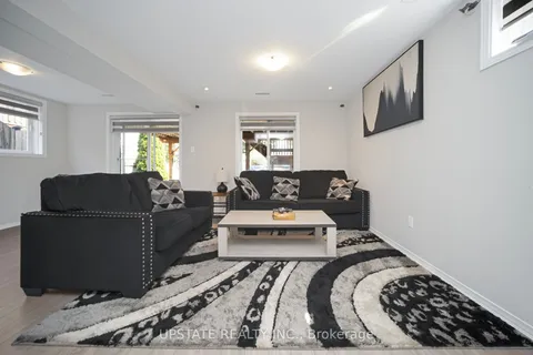 16 Settlers Road, ON L9W 5E3