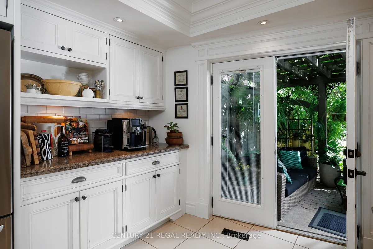 723 Durie Street, ON M6S 3H4