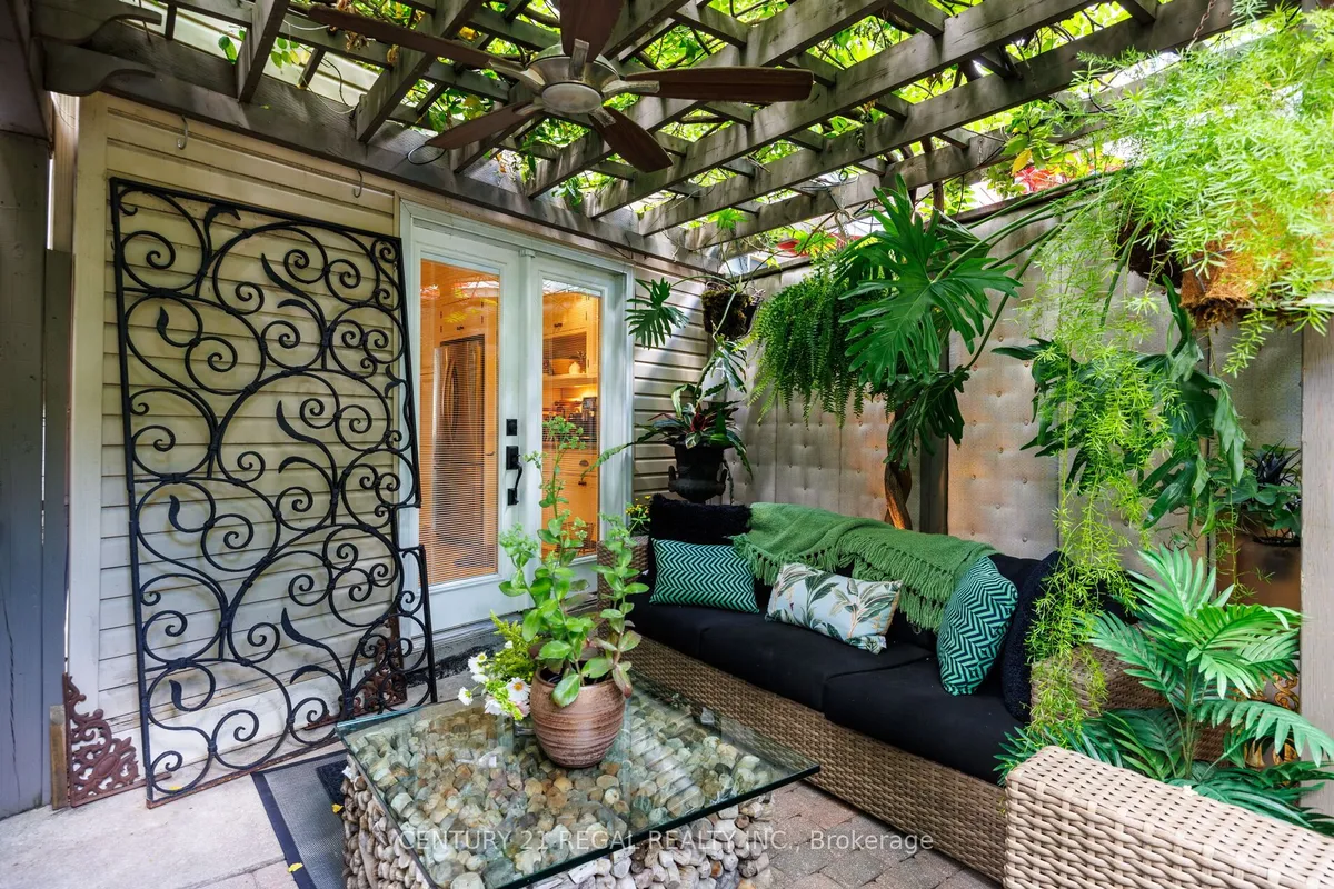 723 Durie Street, ON M6S 3H4