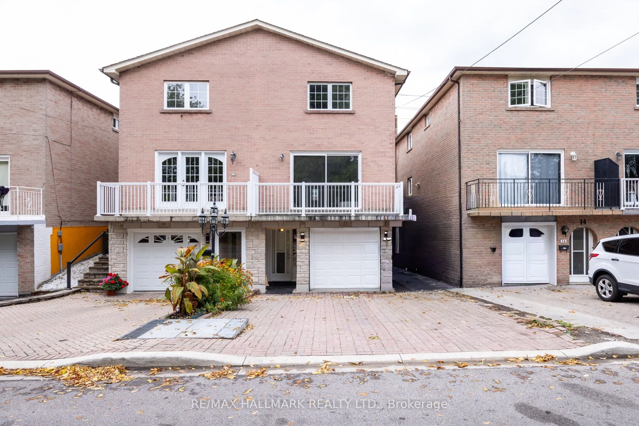 12 Outlook Garden Boulevard, ON M6N 4Z4