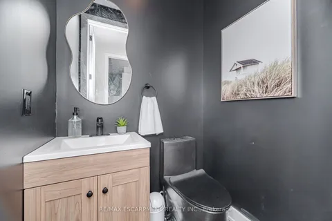 772 Banting Court, ON L9T 3M5