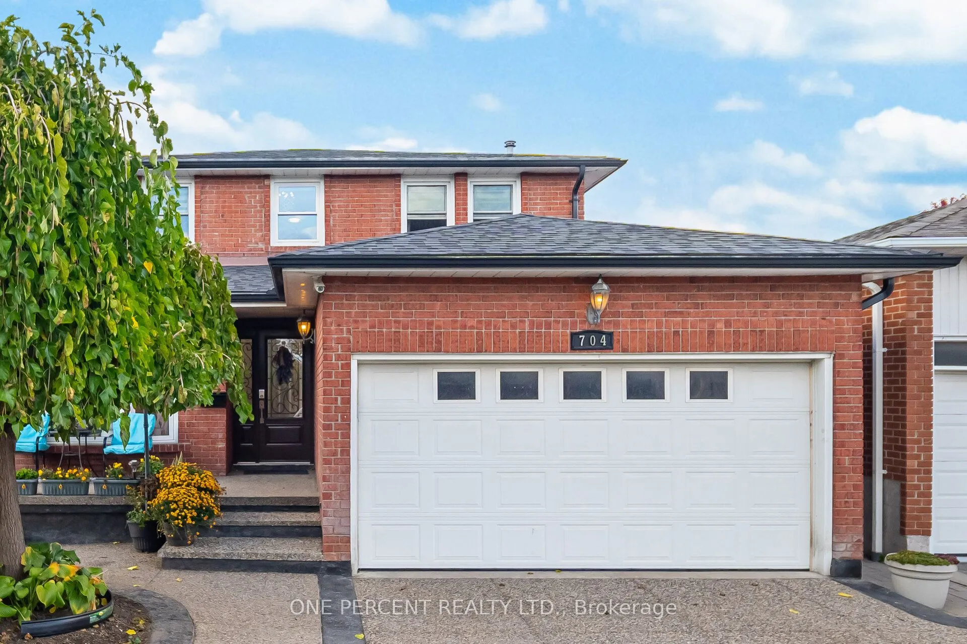 704 Bookham Crescent, ON L4Z 1T9