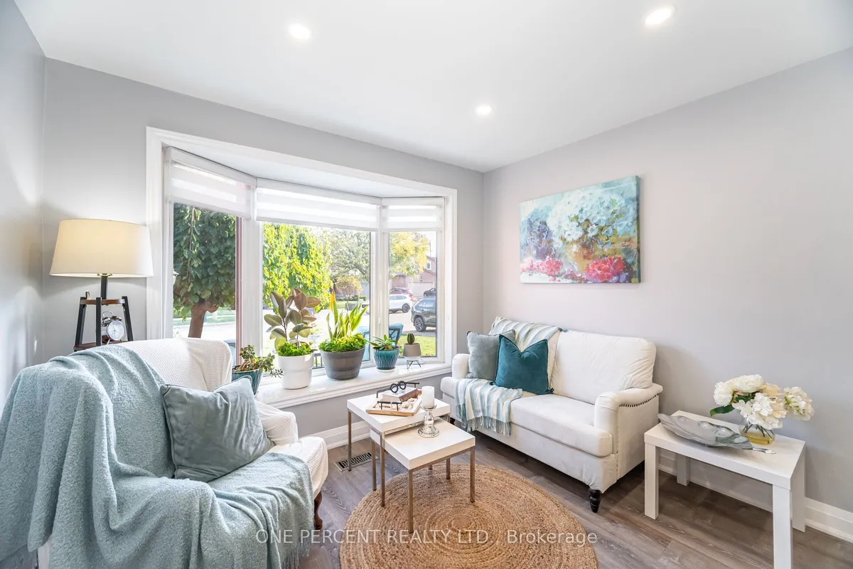 704 Bookham Crescent, ON L4Z 1T9