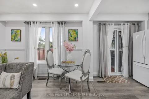 14 Johanna Drive, ON L9W 3S5