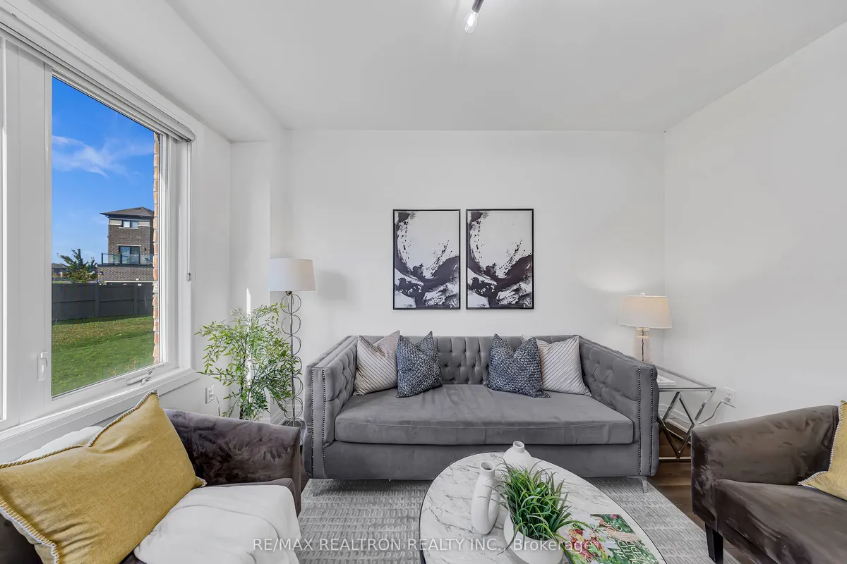 8 Emily Street, ON L7A 0A9