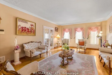 9 Cynthia Crescent, ON L6P 0S9