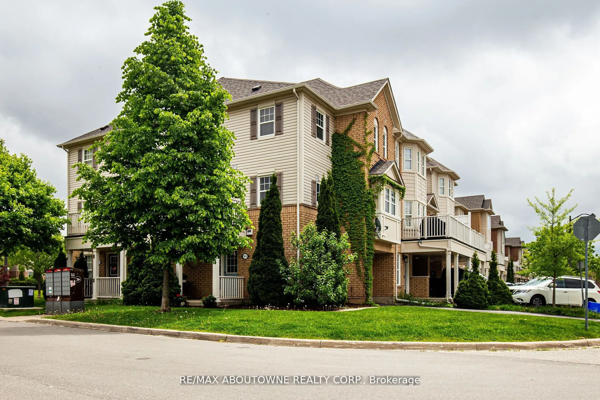 911 Deverell Place, ON L9T 0M2