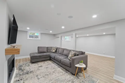 1987 Deanhome Road, ON L5J 2K6