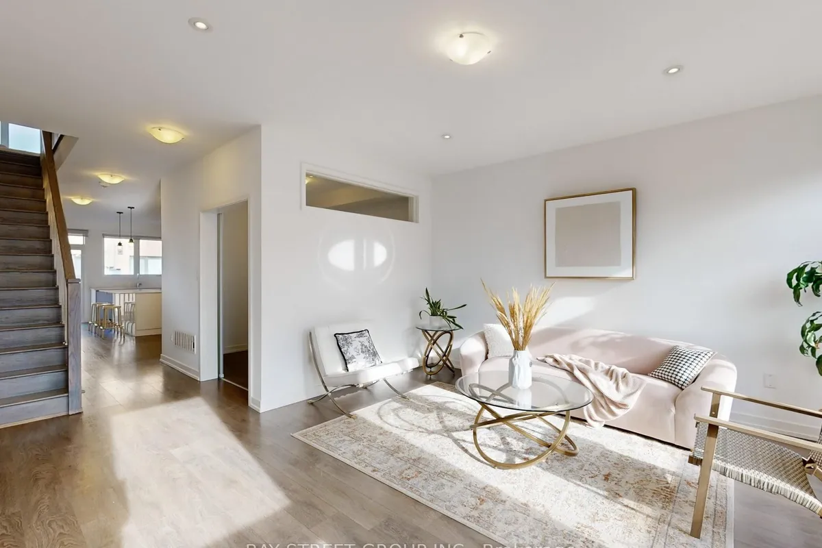 219 Huguenot Road, ON L6H 7C3