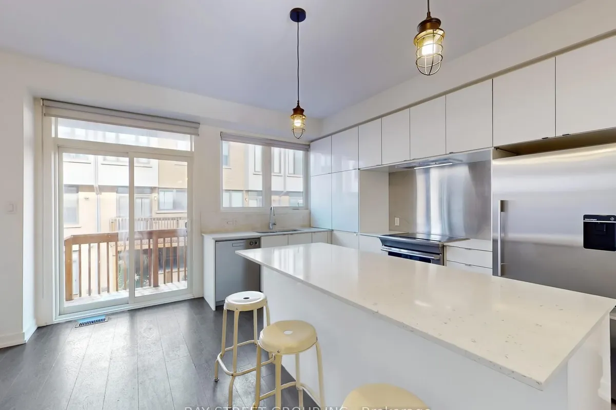 219 Huguenot Road, ON L6H 7C3