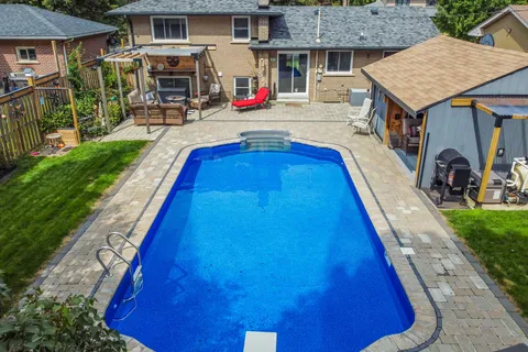 18 Westdale Avenue, ON L9W 1B7