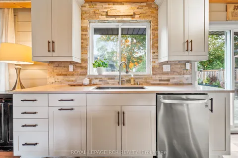 18 Westdale Avenue, ON L9W 1B7