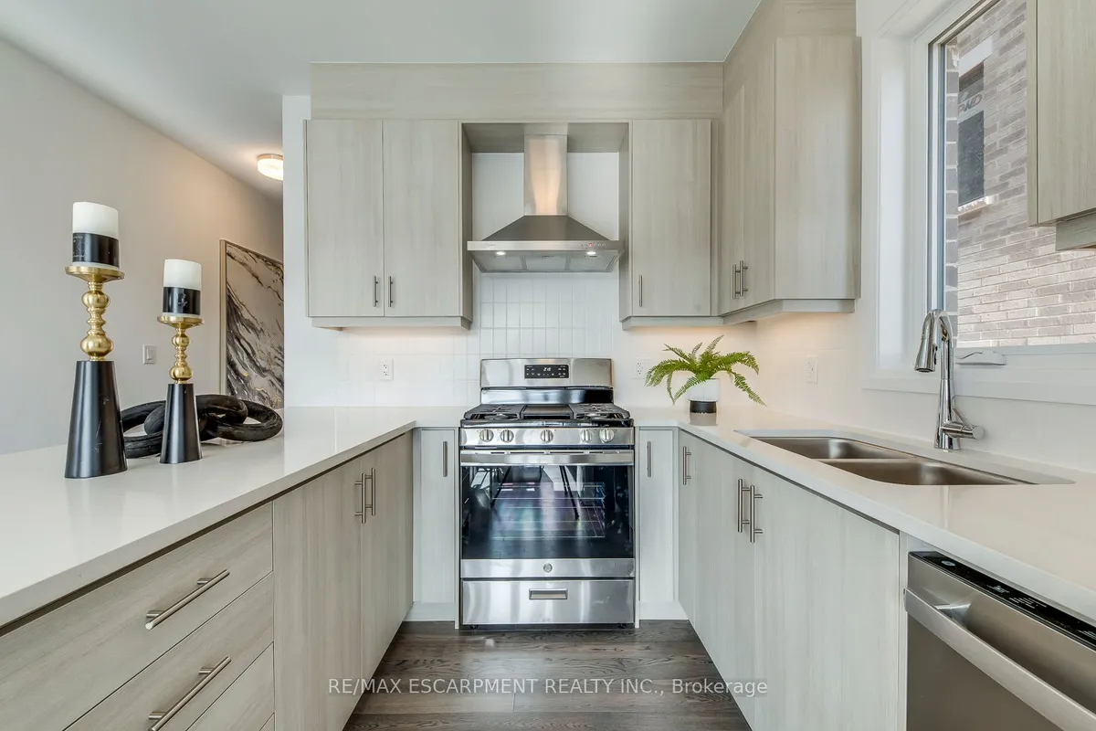 3262 Crystal Drive, ON L6M 4K1