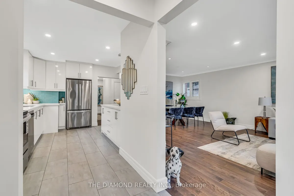 10 Cranston Road, ON M9B 3X8