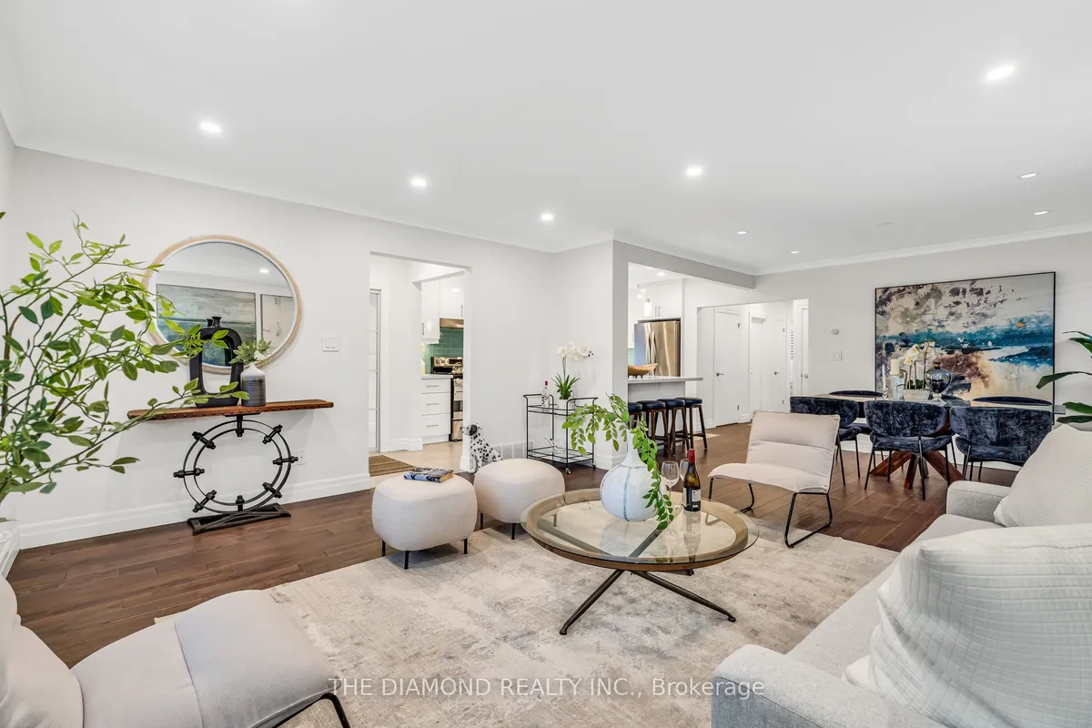 10 Cranston Road, ON M9B 3X8