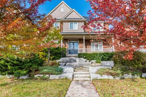 96 Thomas Street, ON L5M 1Y8