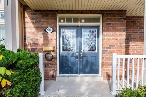 96 Thomas Street, ON L5M 1Y8