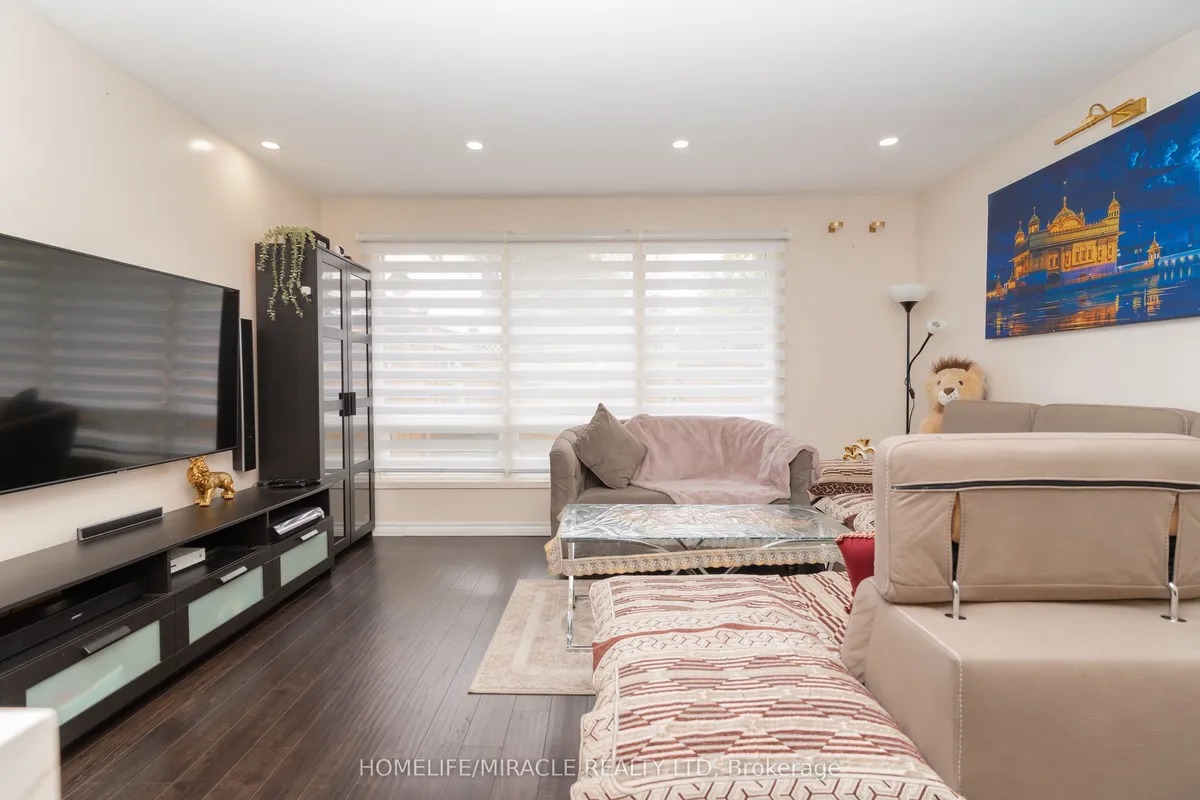 10 Huntingwood Crescent, ON L6S 1S6