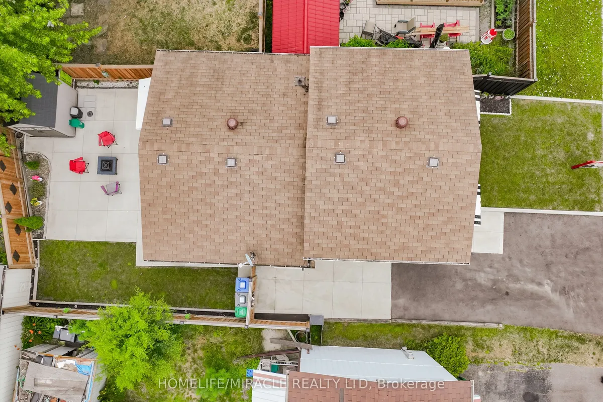 10 Huntingwood Crescent, ON L6S 1S6