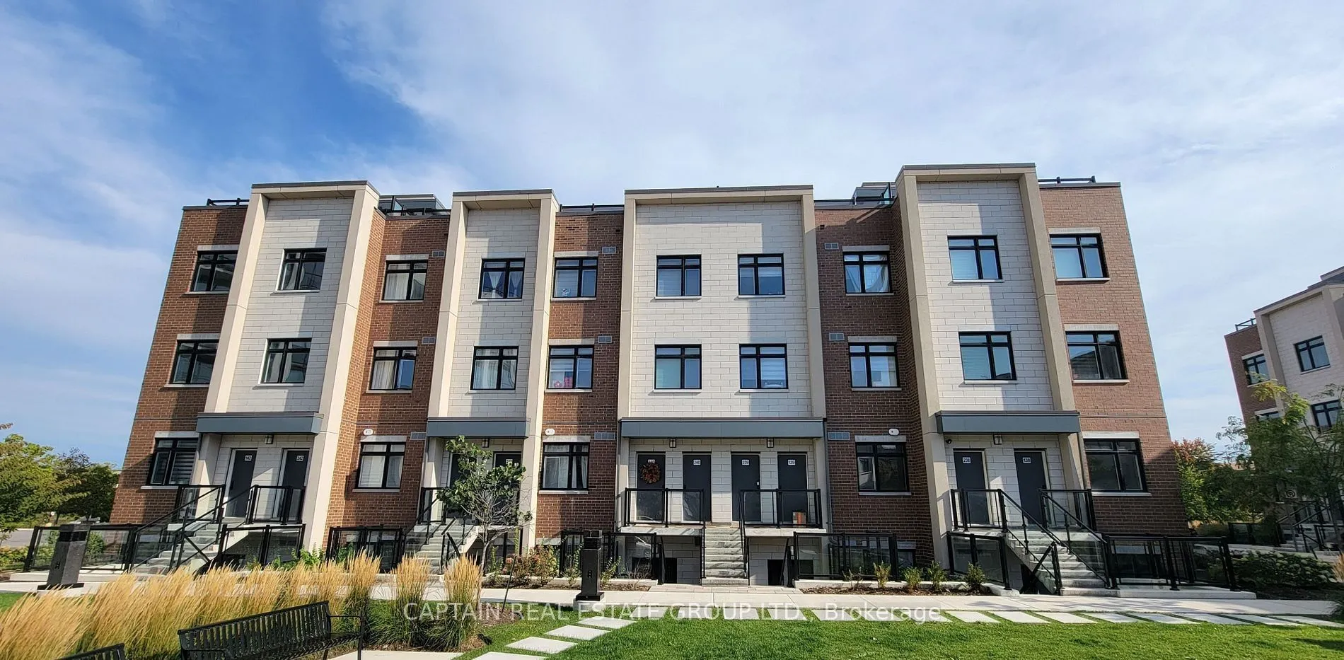 Condo Townhouse 2 bedroom 3 bathroom at 1075 Douglas McCurdy Common in Mississauga - MLS# W12478741