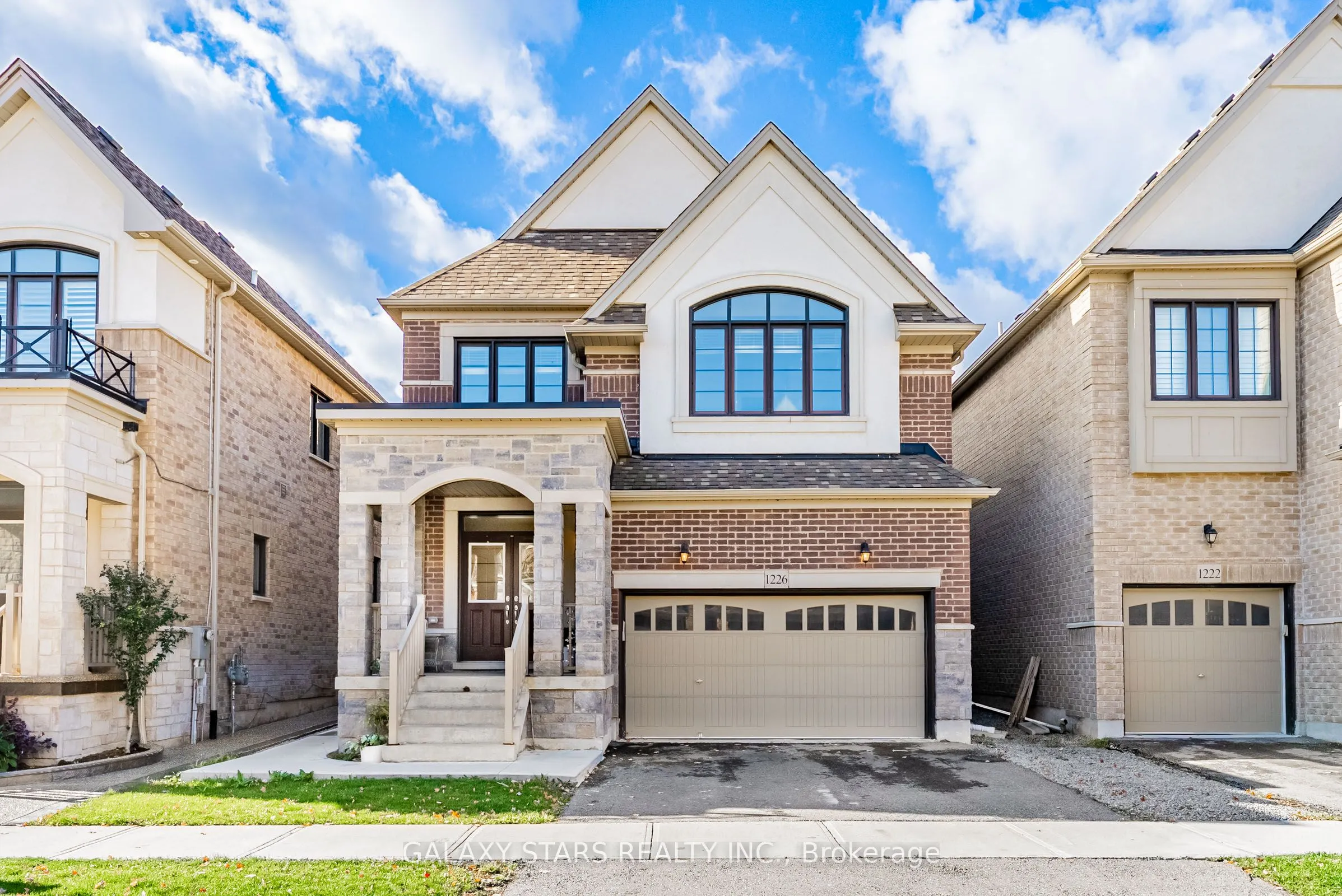 1226 Mcphedran Point, ON L9E 1J8