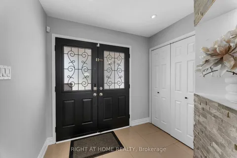 7229 Pallett Court, ON L5N 8E5