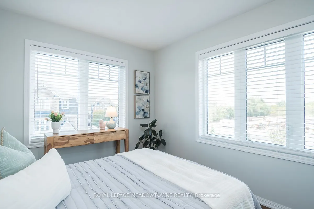 961 Nadalin Heights, ON L9T 8R3