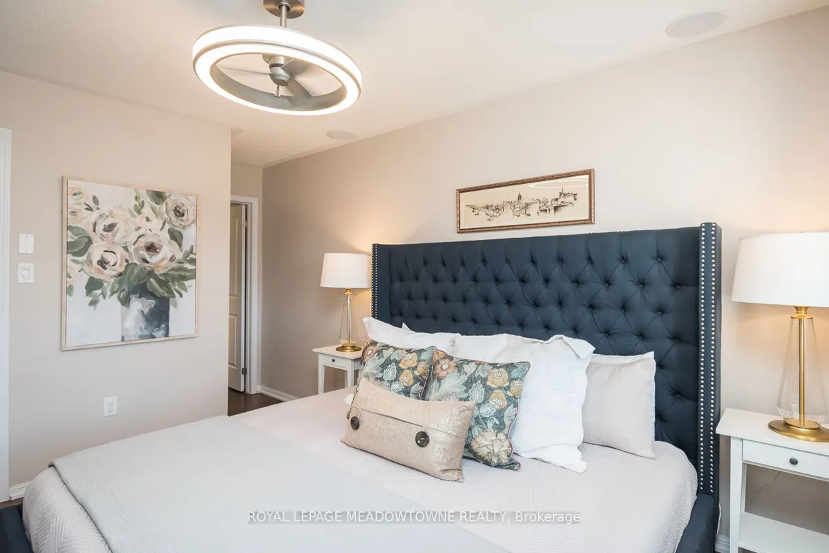 961 Nadalin Heights, ON L9T 8R3