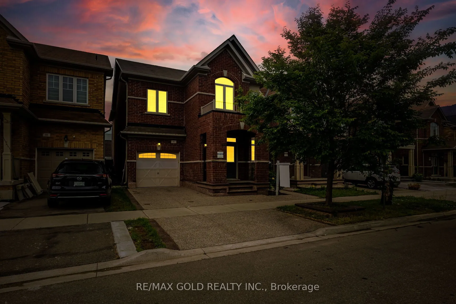 86 Humberstone Crescent, ON L7A 4C1