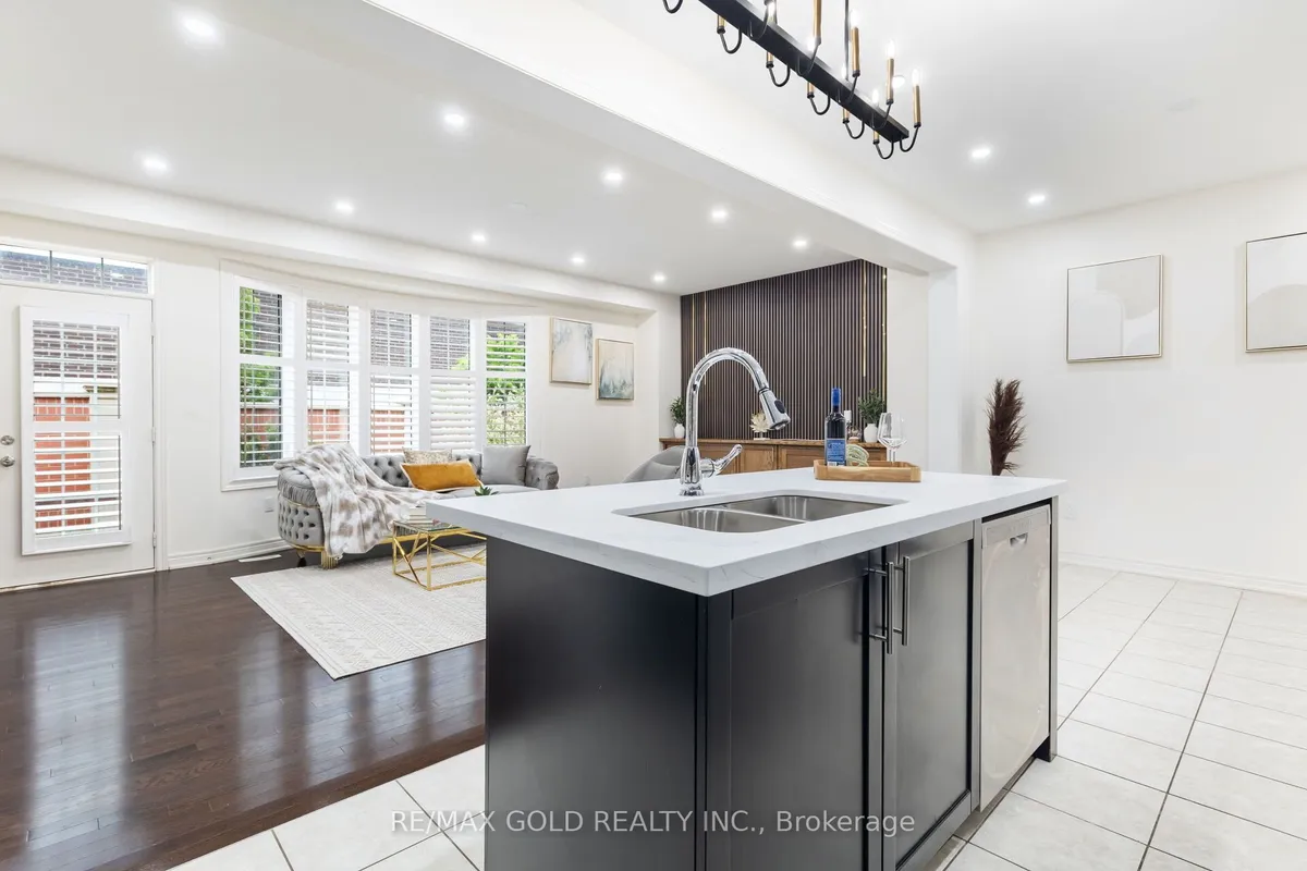 86 Humberstone Crescent, ON L7A 4C1