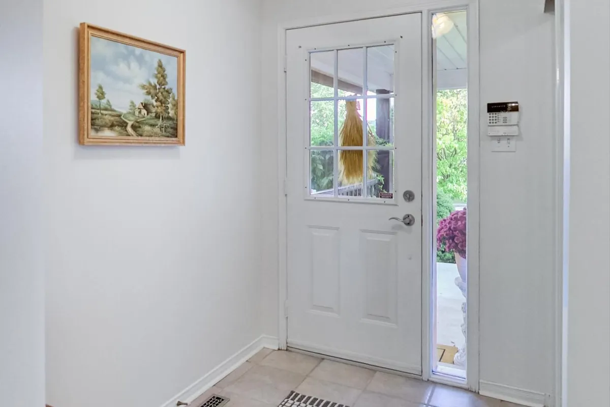 429 Stonetree Court, ON L5H 4H3