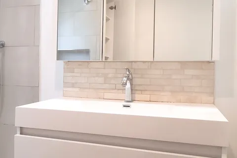 1 Maynard Avenue, ON M6K 2Z7