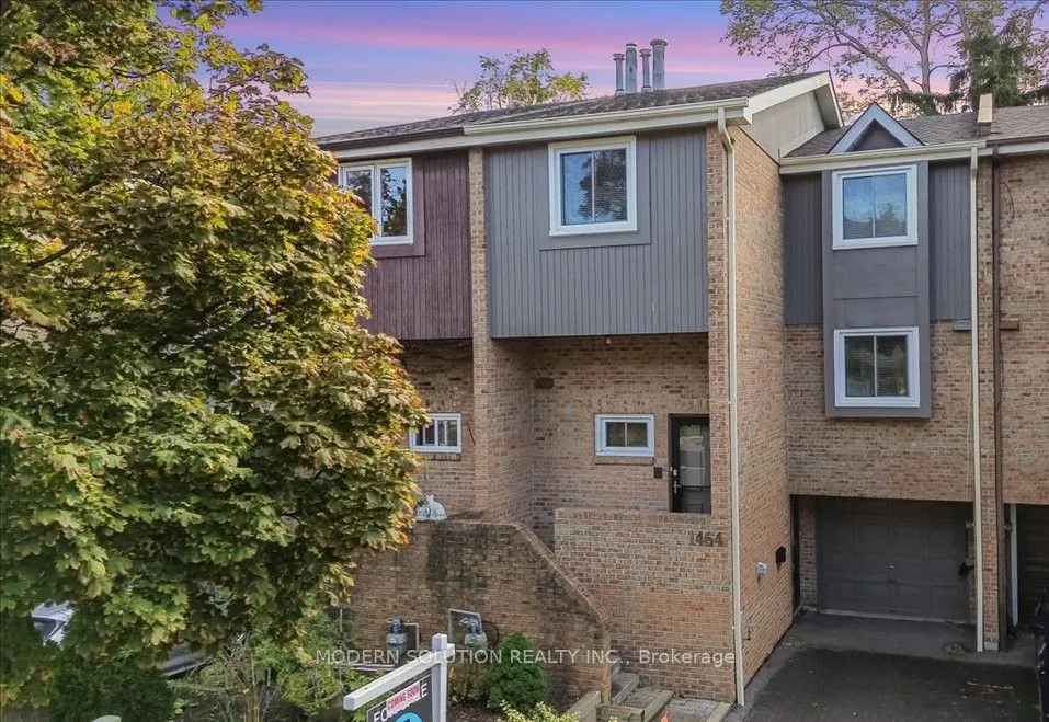 1464 Credit Woodlands Court, ON L5C 3J5