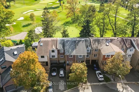 1464 Credit Woodlands Court, ON L5C 3J5