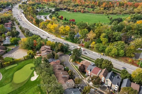 1464 Credit Woodlands Court, ON L5C 3J5