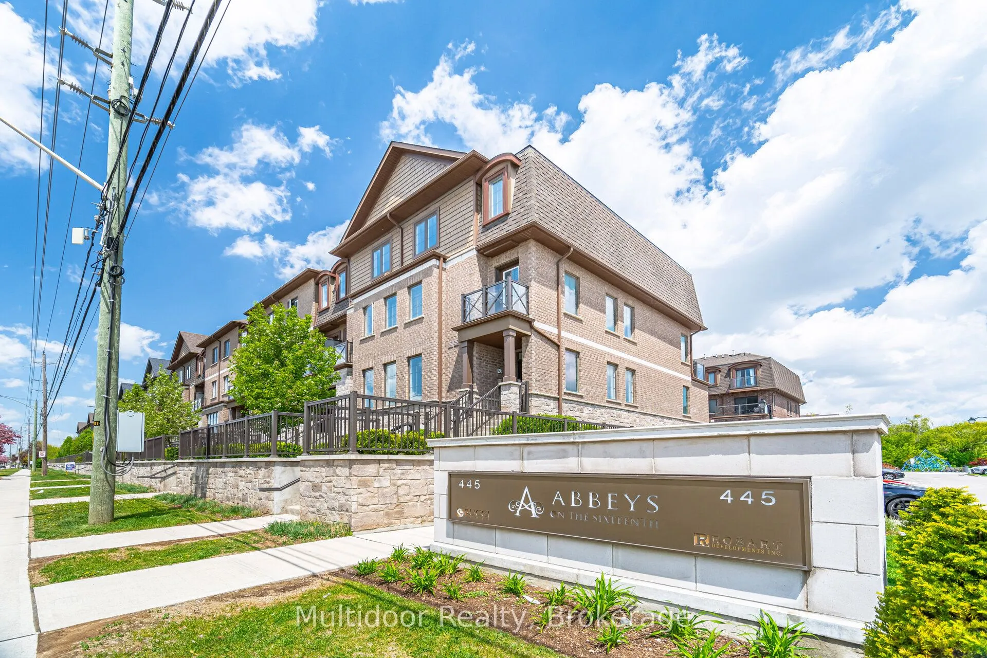 445 Ontario Street, ON L9T 9K4