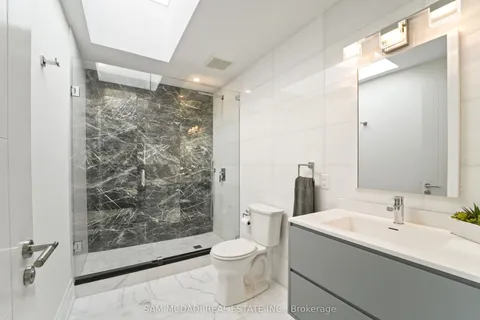 11B Maple Avenue, ON L5H 2R9