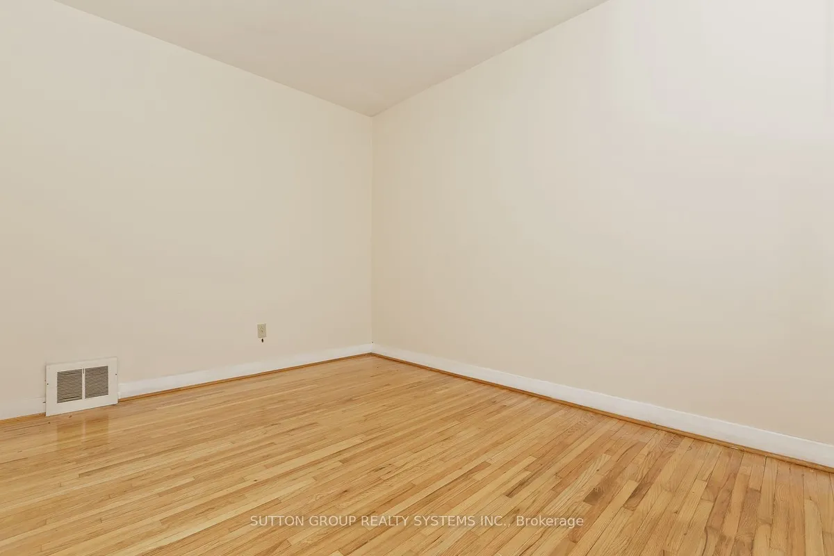 11 Helsby Crescent, ON M8W 4V7