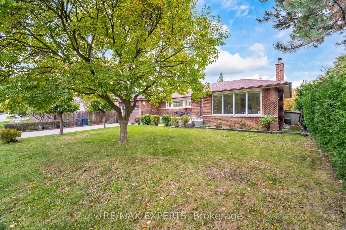 42 Cowley Avenue, ON M8B 2E3