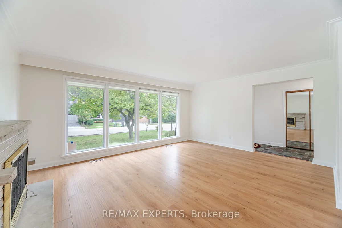 42 Cowley Avenue, ON M8B 2E3