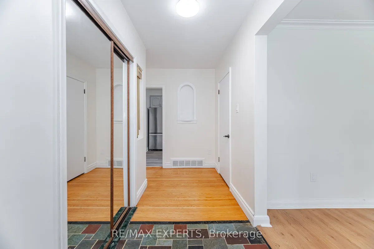 42 Cowley Avenue, ON M8B 2E3