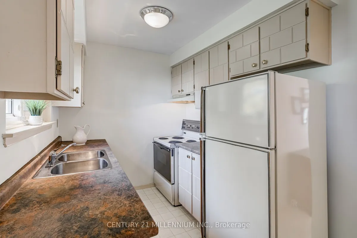 33 Trotters Lane, ON L6Y 1B5