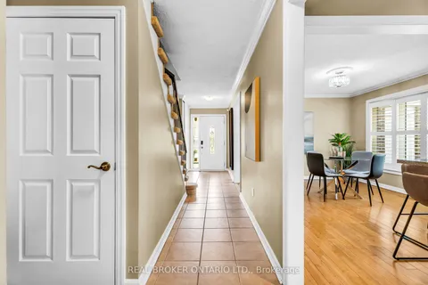 18 Mansfield Street, ON L6S 2Y4