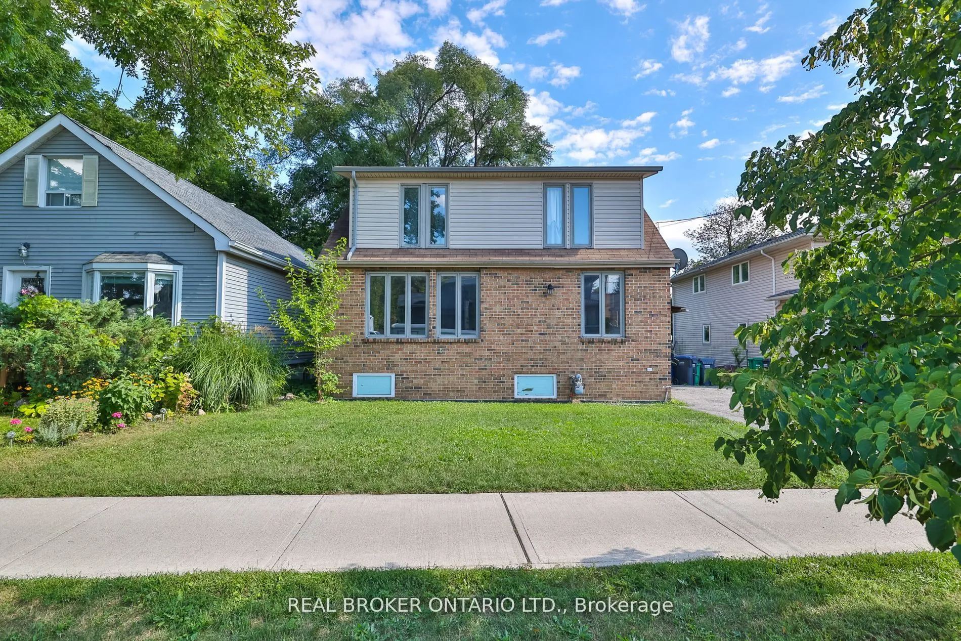 446 Orano Avenue, ON L5G 2B9