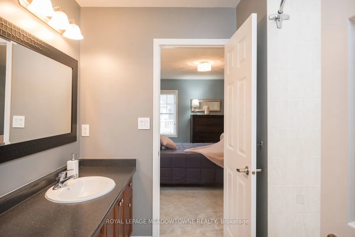 720 Lingen Crescent, ON L9T 0E5