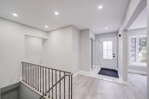 32 Drum Oak Crescent, ON L6T 1M5