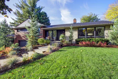 794 Falcon Boulevard, ON L7T 3B3